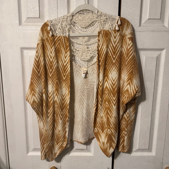 7th Ray Open Front Zig Zag Design with Lace Crotchet Details Cardigan - Medium - Picture 1 of 5